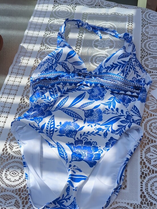 Gibson Other - Gibson Latimer Blue & White Floral Swim One-Piece